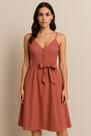 Vestido Curto em Linho Rosé com Botões e Cinto Laço Elegância e Conforto
