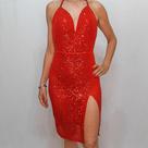 Vestido de Paetês com Decote e Fenda Vestido de Paetês com Decote e Fenda
