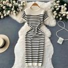 Vestido De Praia Listrado De Verão Em Tricô Com Decote Redondo E Manga Curta, Vestido Midi Slim Chic