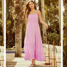 Vestido em crepe tecido fluido com detalhes