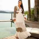 Vestido Feminino Longo Elegante com Detalhes Fluído e Babados na Barra Brilhosa