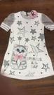 Vestido Kukiê gatinho, com mangas em tules com brilho. Vestido Kukiê gatinho, com mangas em tules com brilho.