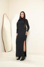 Vestido Longo com Fenda Gola Alta