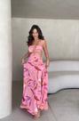 Vestido longo de alcinha, com decote lateral
