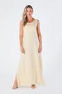 Vestido Longo sem Mangas Decote Redondo e Fendas Laterais Viscolinho Amarelo Manteiga Priscila