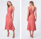 Vestido midi em renda poliamida, com decote v