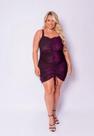Vestido Plus Size Ajuste Frontal e Brilho
