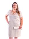 Vestido Plus Size Festa Nude com Renda e Cetim, Pedrarias e Decote V