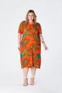 Vestido Plus Size Midi Reto com Bolsos Laterais e Decote Redondo Estampado Franciesca