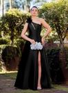 Vestido Preto Flor no Ombro Evasê tamanho 40