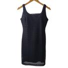 Vestido tubinho de renda decote quadrado preto