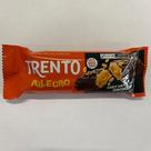 Wafer choco dark com amendoim recheio pasta de amendoim cobertura amendoim e chocolate 55 de cacau trento allegro pacote 26g