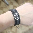 1 pulseira bracelete de couro legitimo marrom preto com pingente escudo da fé prata regulável