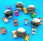 16Un Authentic Games Brinquedo Coleção miniaturas em Cápsulas