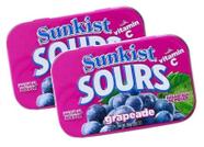 2 PASTILHAS Bala Sunkist Sours Grapeade Sabor Uva Lata 50g