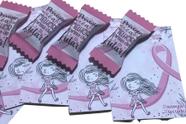 50 lembrancinhas balinhas personalizadas outubro rosa, mimos para clientes pacientes