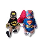 8 peças - batman e super man (body com capa + tênis + mascara + braceletes)