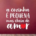 Adesivo Para - Cozinha Pequena Mas Cheia De Amor De Parede Decoração - AdesivAqui