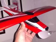 Aeromodelo de voo livre Cessna 210vermelho