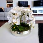 Arranjo de mesa flores 4 orquideas Brancas no vaso ouro