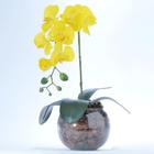 Arranjo de Orquídea Artificial Amarela em Aquário Giovana