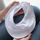 Babador Bandana Impermeável com Regulagem Malha Liso Branco - Mais Que Baby