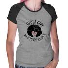 Baby Look Raglan Just a girl who loves books - Foca na Moda