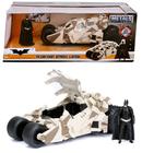 Batman e Batmobile - The Dark Knight - Hollywood Rides - 1/24 - Jada