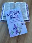 Bíblia Mulher sábia capa dura lilás íris com estudos e com harpa