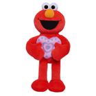 Bicho de pelúcia Just Play Sesame Street Sweet Love Elmo 38cm