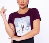 Blusa feminina t-shirt aplicação diversas manga curta gola rasa moda blogueira