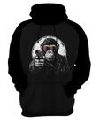 Blusa Macaco Bravo com Arma nas Mãos