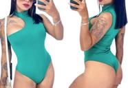 Body regata um ombro só gola alta moda blogueira