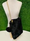 Bolsa Pelo Transversal Com Alça Dourada Com Ziper E Pompom 20CMX15,5CM 028