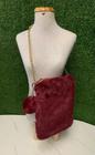 Bolsa Pelo Transversal Com Alça Dourada Com Ziper E Pompom 20CMX15,5CM 028