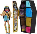 Boneca fashion Monster High Cleo De Nile com armário de vestir