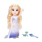 Boneca Frozen Elsa, a Rainha da Neve, cantando com a figura de Bruni