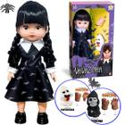 Boneca Vavazinha Wandinha Addams Vandinha Brinquedo Dia das Crianças Bruxas Festa Fantasia Baile para Meninas com Mãozinha e Fantasminha