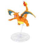 Boneco Pokémon Select Charizard S1 com Base Jazwares