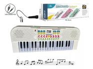 Brinquedo Teclado Musical Infantil Com Microfone E Fonte 37 Teclas(Branco)