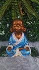 Buda Monge Da Felicidade Sorridente Pele Ferro Manto Azul 18cm