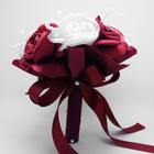 Buquê de Noiva Artesanal com Flores Vermelho Bordô e Branca