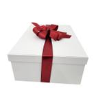 Caixa de Presente 25x20x15 Cartonada Branca Laço Vermelho Convite de Padrinhos Bodas Namorados Casamento Dia das Mães