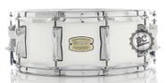 Caixa Yamaha Stage Custom Pure White Lacquer 14x5,5 Birch Shell 10 afinações e canoas inteiriças