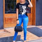 Calça jeans azul claro feminina