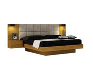 Cama de Casal Queen Size Braga com Mesa de Cabeceira e Painel Almofadado Joli Camurça Leifer Moveis