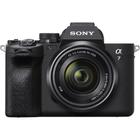 Câmera sony a7 iv com lente de 28-70mm mirrorless
