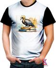 Camiseta Colorida Abutre Estudioso Pássaro com Livros 1