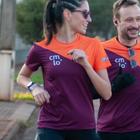 Camiseta De Corrida Feminina Birthday Edition - CARAMELO Wellness