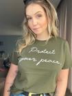 Camiseta feminina Plus Size Verde Protect Your Peace